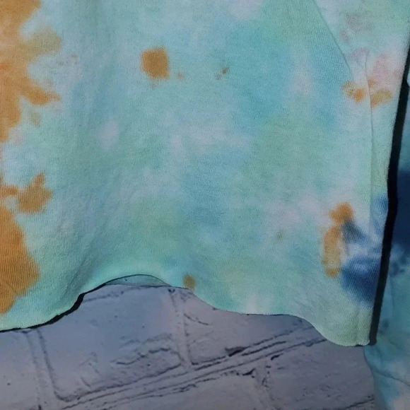 CRAYON LONG SLEEVE CROP TOPGRAPHIC PRINTCREW NECK - Picture 4 of 11